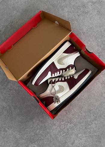 Air Jordan 1 Low