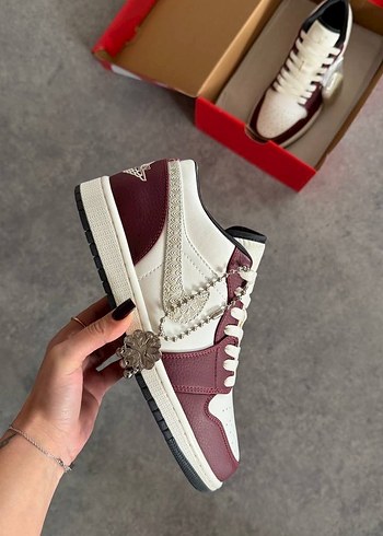 Air Jordan 1 Low "Year of the Dragon" - Görsel 3