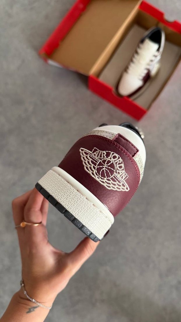 Air Jordan 1 Low "Year of the Dragon" - Görsel 4