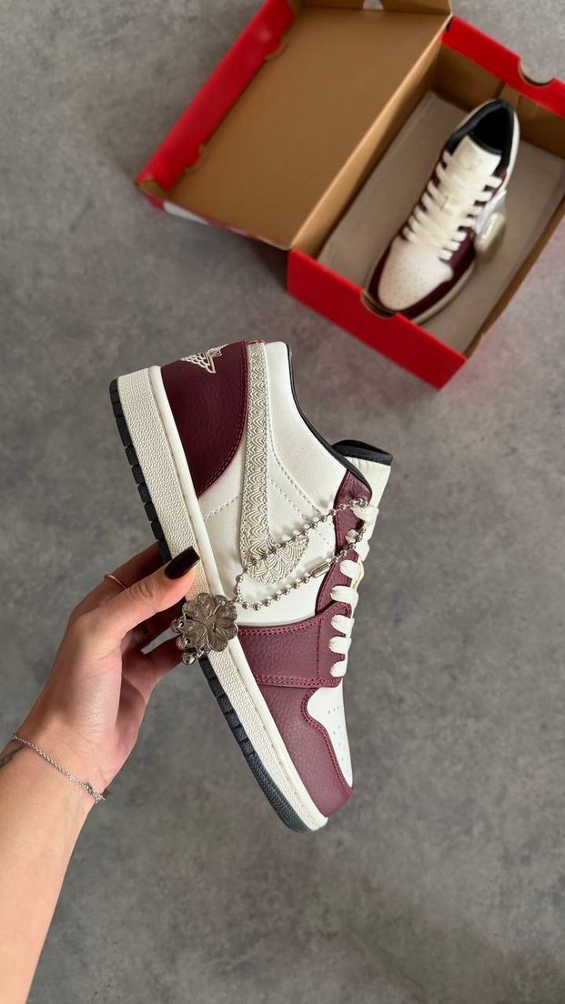 Air Jordan 1 Low "Year of the Dragon" - Görsel 3