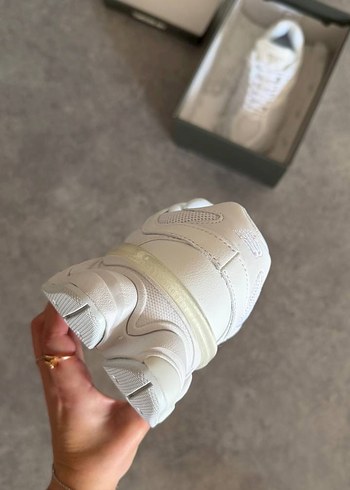 New Balance 9060 Triple White - Görsel 3