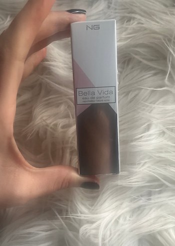 Satıldı . 
NG Bella Vida Kadın Parfümü 15 ml - Görsel 2