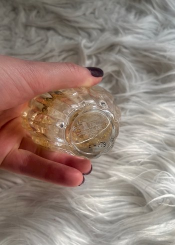 Satıldı ! 
Altın Detaylı Kadın Parfümü - Görsel 4