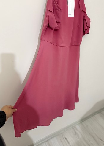 Pembe kolları volanlı midi elbise - Görsel 3