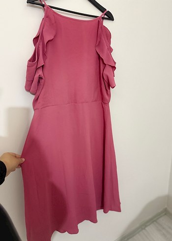 Pembe kolları volanlı midi elbise - Görsel 5