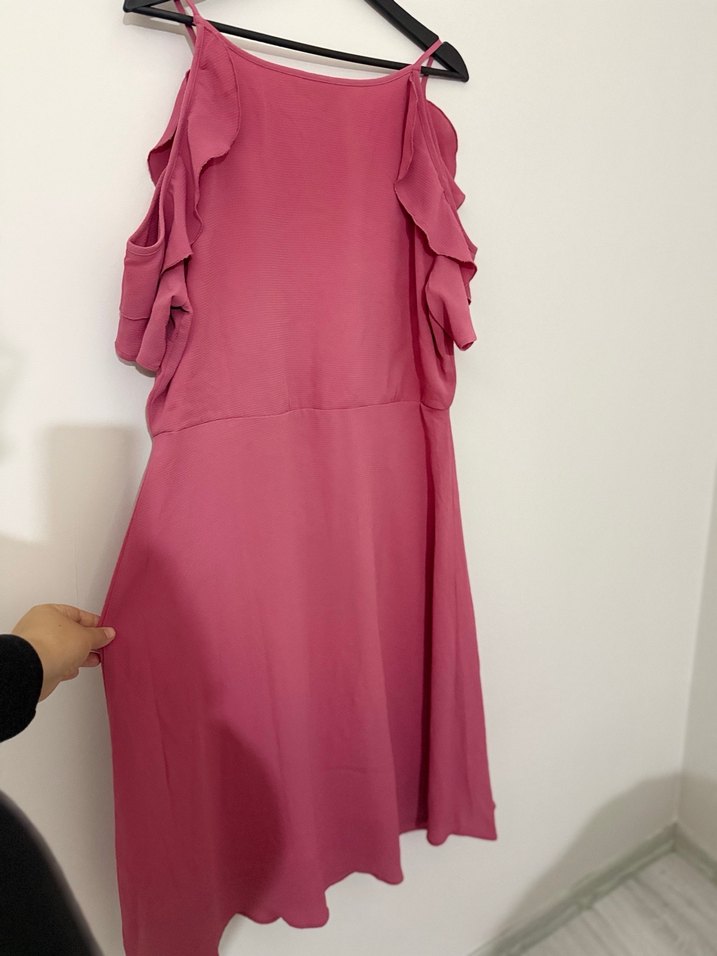 Pembe kolları volanlı midi elbise - Görsel 5