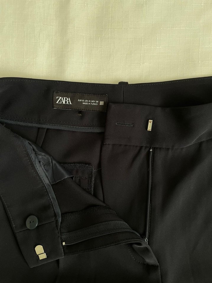 Siyah Pilili Kadın Kumaş Pantolon - Görsel 3