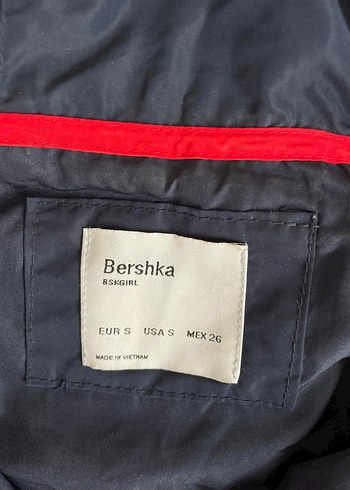 Kadın Kapüşonlu Yağmurluk - Görsel 3