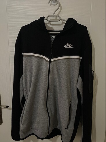 nike tech L beden