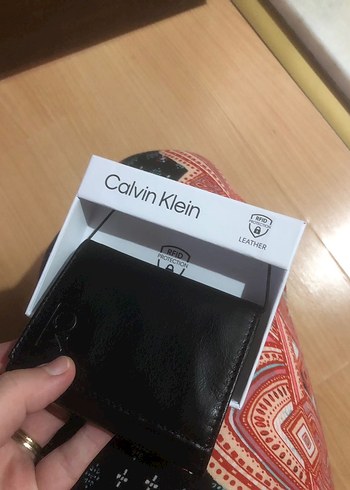 Gizemli kutu hediyeli Orijinal sıfır Calvin Klein cüzdan - Görsel 5
