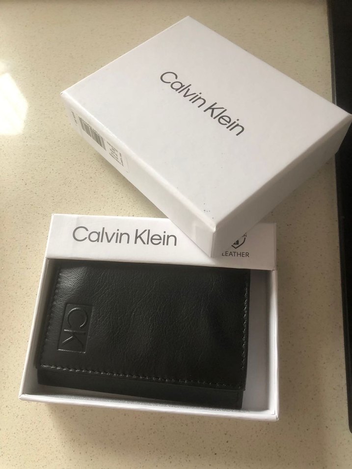 Gizemli kutu hediyeli Orijinal sıfır Calvin Klein cüzdan - Görsel 3