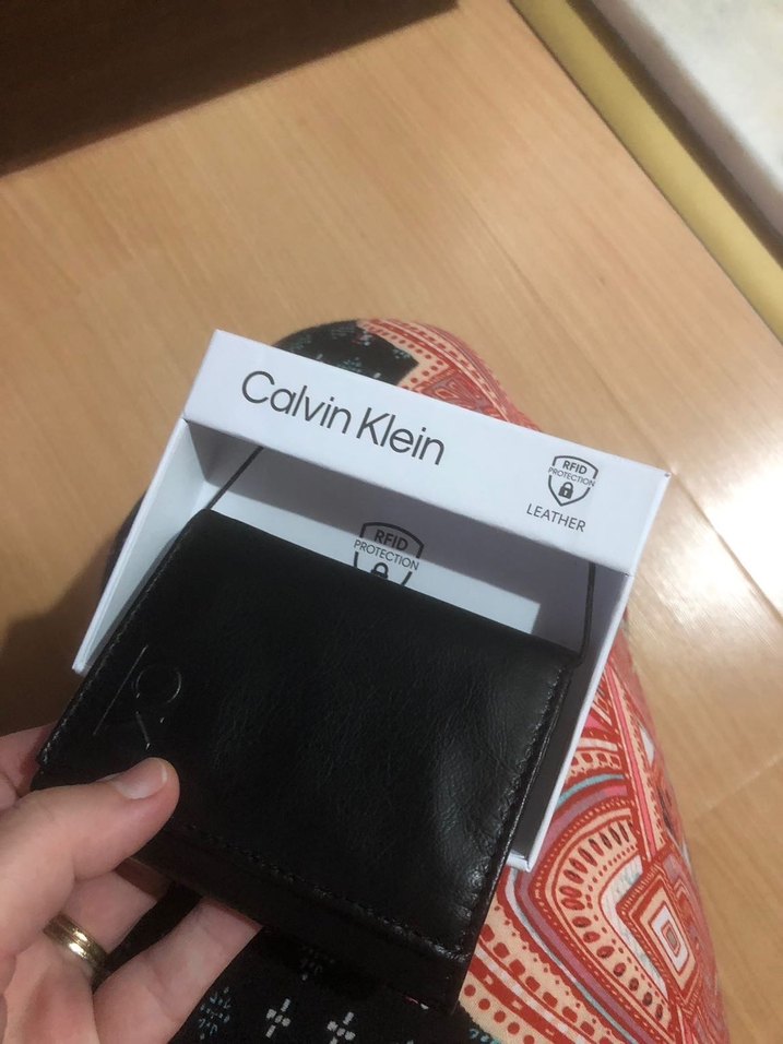 Gizemli kutu hediyeli Orijinal sıfır Calvin Klein cüzdan - Görsel 5