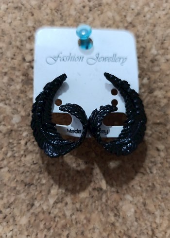 Siyah Yılan Desenli Mini Gotik Küpe - Görsel 2