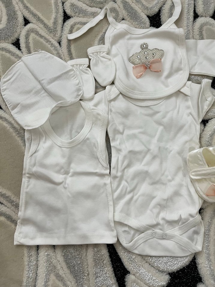 Dantel İşlemeli Beyaz Bebek Hastane Çıkışı - Görsel 5