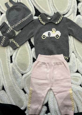 Gri Nakışlı Örgü Bebek Kız Takımı - Görsel 2