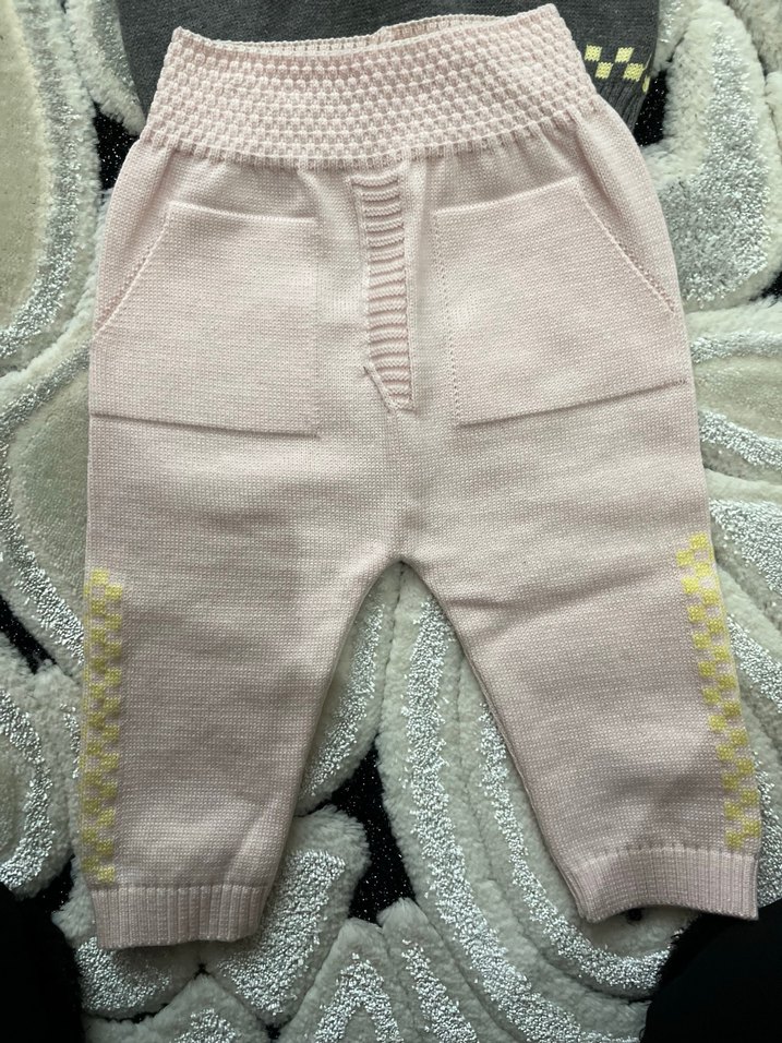 Gri Nakışlı Örgü Bebek Kız Takımı - Görsel 4