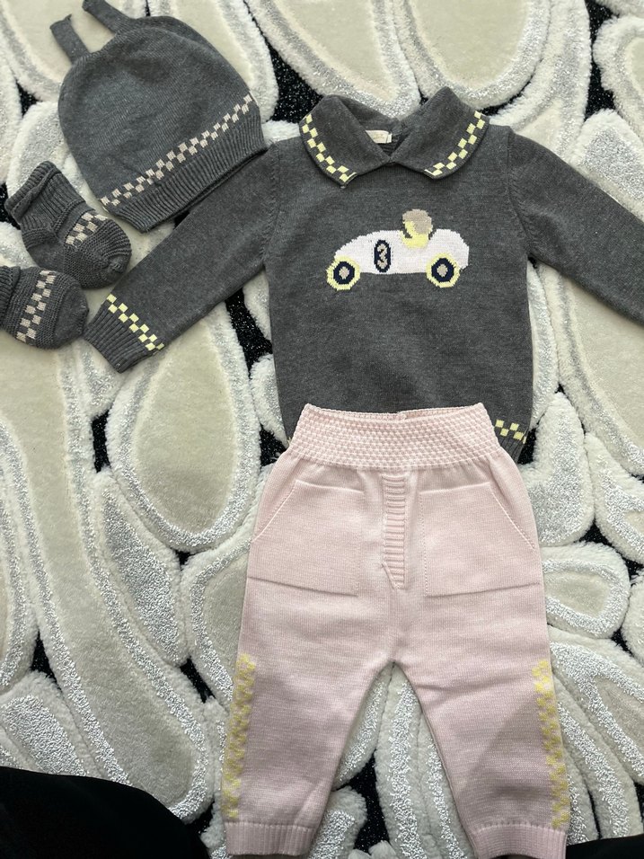 Gri Nakışlı Örgü Bebek Kız Takımı - Görsel 2