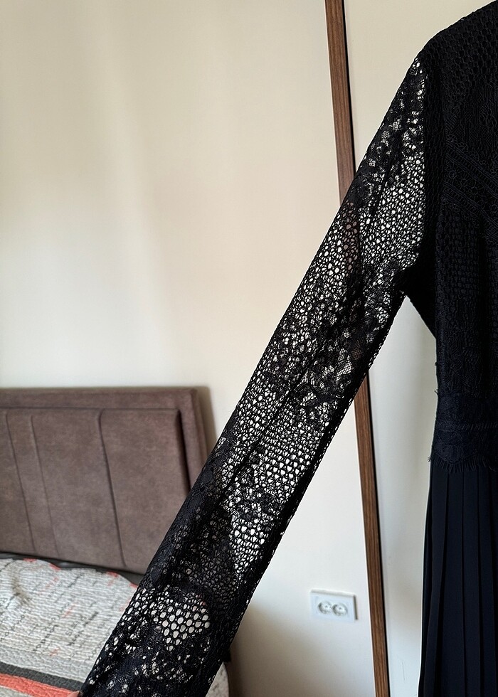 Siyah Elbise - Görsel 2