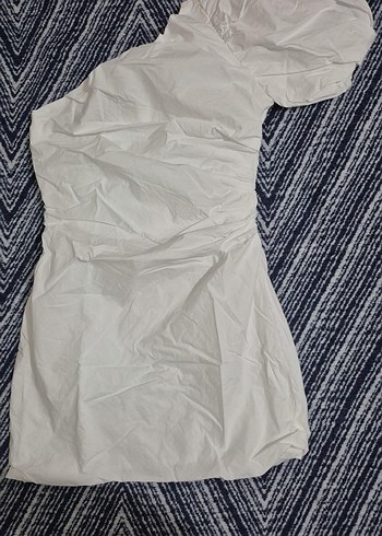 Tek Omuz Drapeli Beyaz Mini Elbise - Görsel 4