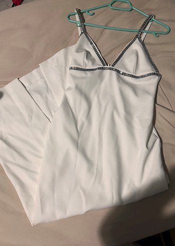 Zara V Yakalı Uzun İnce Askılı Elbise