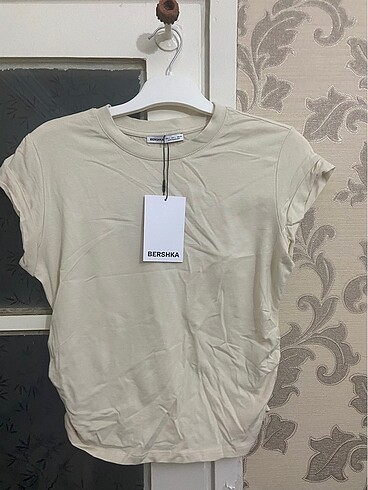 l Beden Yanlari büzgülü crop-tişört