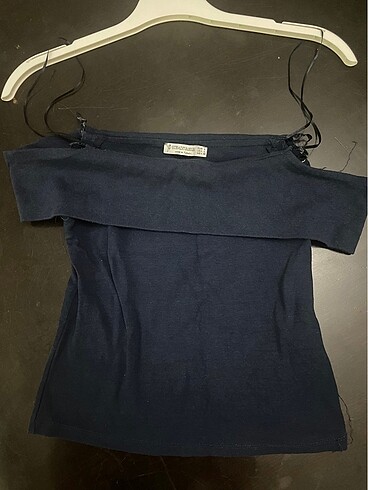 Omuzları açık Stradivarius lacivert crop bluz
