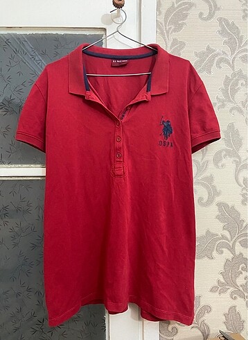 Kırmızı Polo yaka tişört
