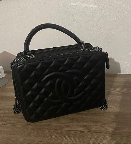 Chanel kutu çanta