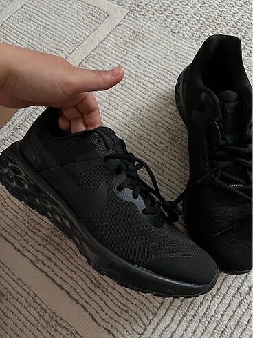 37,5 Beden Nike spor ayakkabı