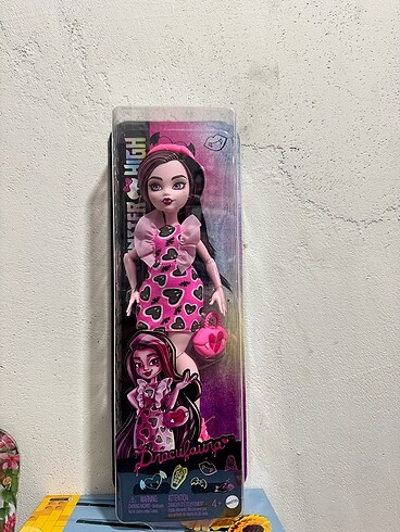 monster high draculaura