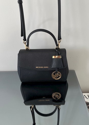Michael kors ava