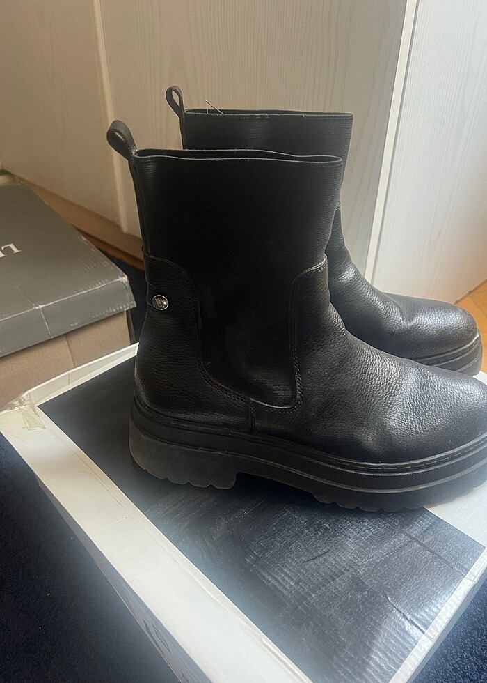 İnci marka siyah bot - Görsel 3