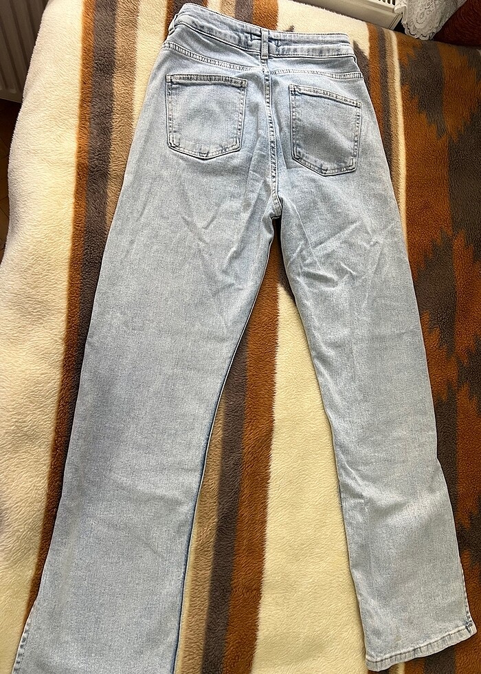 Yırtık paça jean - Görsel 3