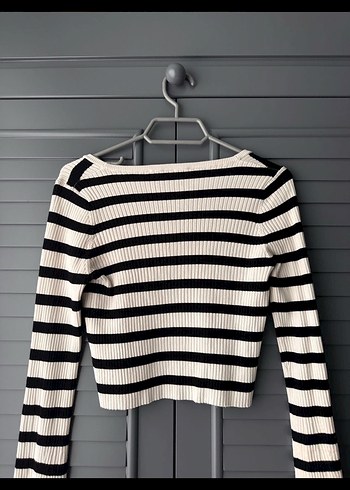 Bershka Çan kollu kare yaka top