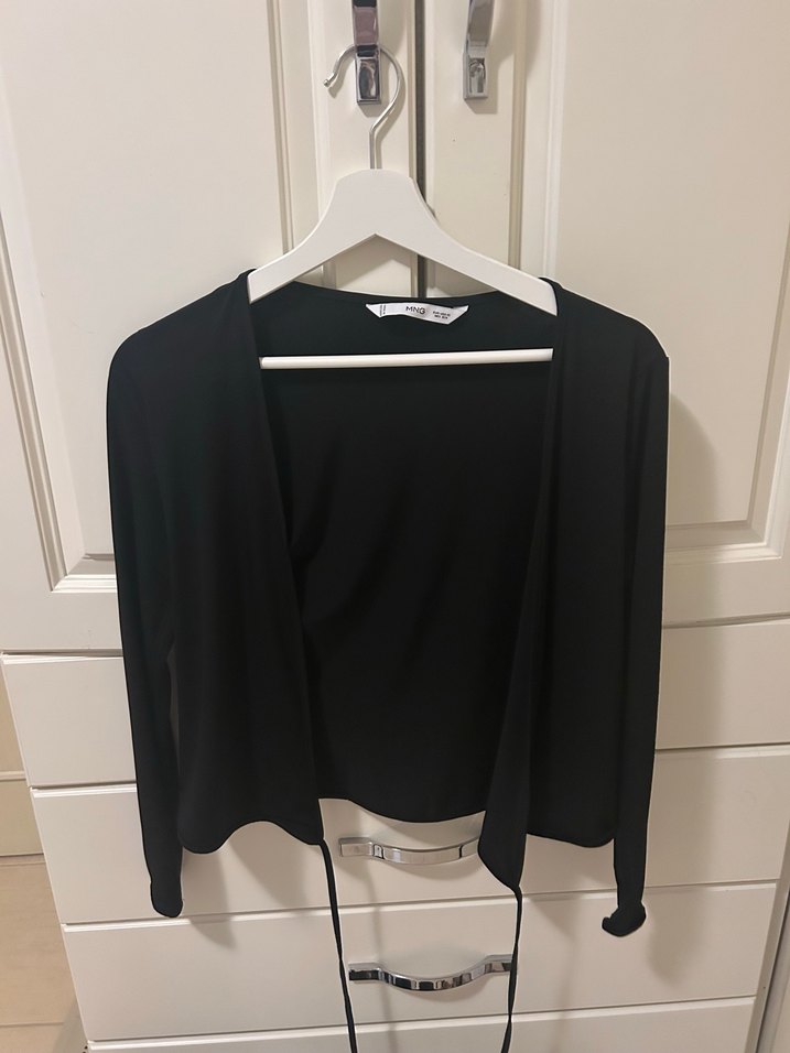 Mango Uzun Kollu Siyah V Yakalı Drapeli Bluz - Görsel 2