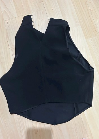 Zara Yüksek Yakalı Siyah Crop Top - Görsel 2