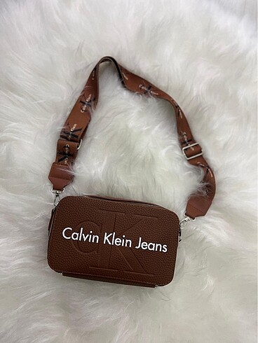 Calvin Klein Calvin kol çantası