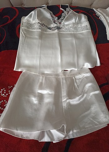 Sabahlık 
Gecelik takım - Görsel 4