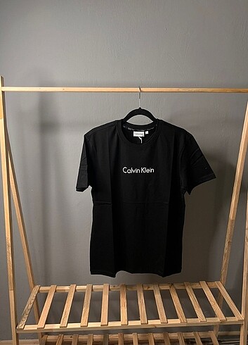 M beden Calvin tsirt 