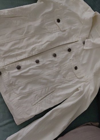 Düğmeli Beyaz Kadın Denim Ceket