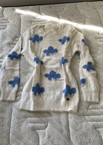 Mavi Bulut Desenli Beyaz Pamuklj Kazak