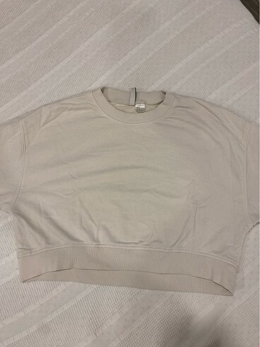 Bej crop tshirt