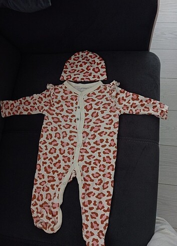 Kız Bebek Şapkalı Tulumu