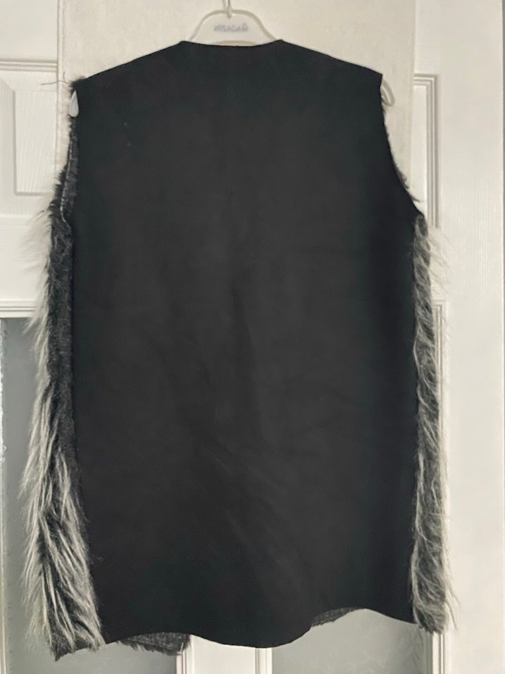 Uzun Kesim Gri Kürklü Kadın Yelek - Görsel 2