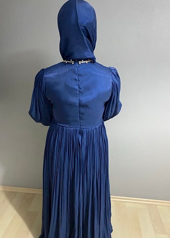 Parlak Lacivert Piliseli Uzun Abiye Elbise - Görsel 4