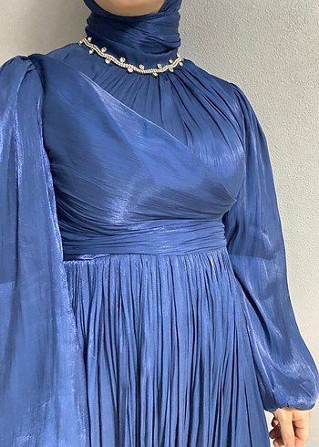 Parlak Lacivert Piliseli Uzun Abiye Elbise - Görsel 2