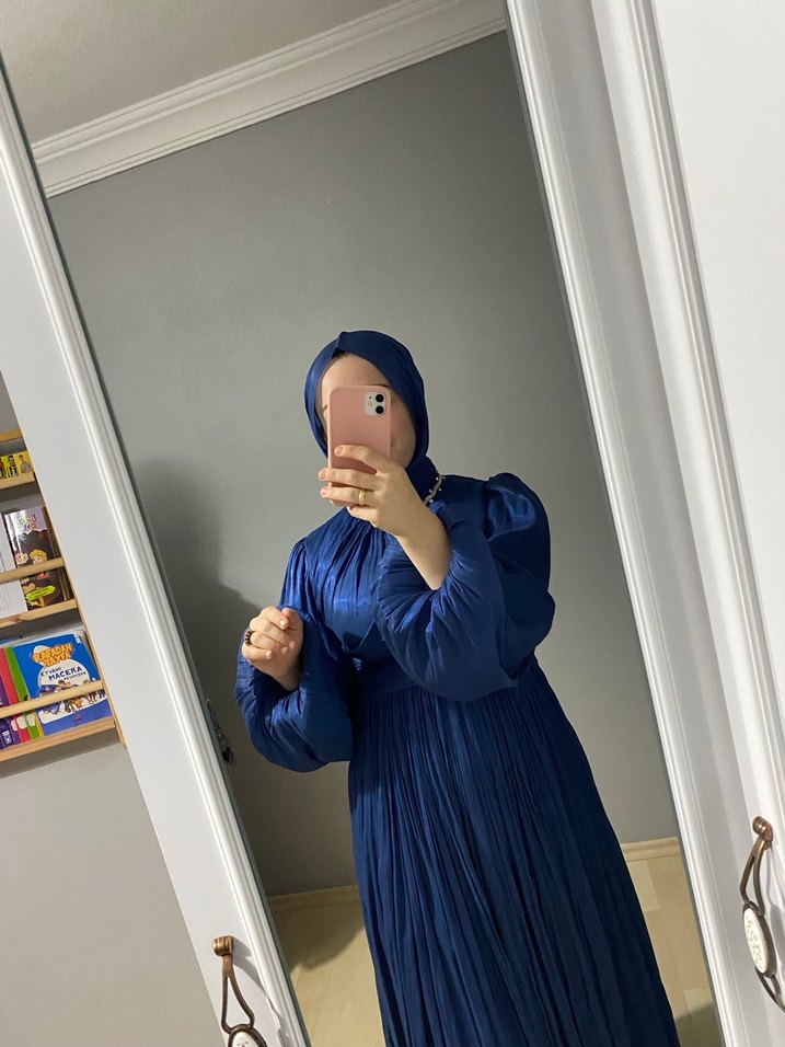 Parlak Lacivert Piliseli Uzun Abiye Elbise - Görsel 3