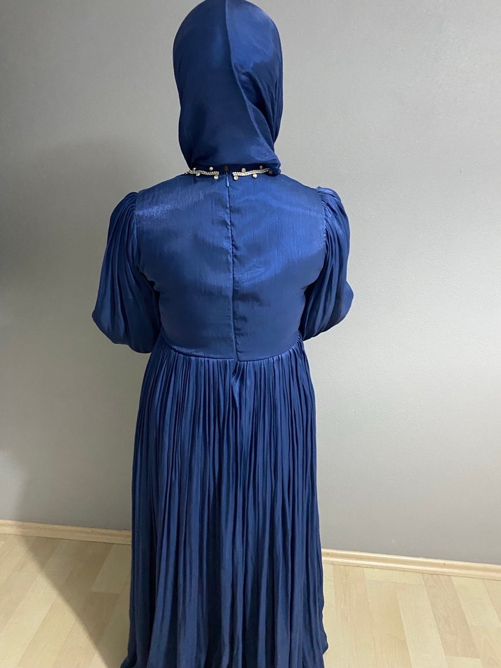 Parlak Lacivert Piliseli Uzun Abiye Elbise - Görsel 4