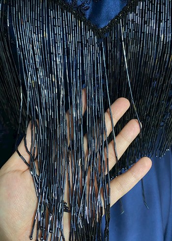 Nakışlı Uzun Lacivert Tesettür Abiye - Görsel 4