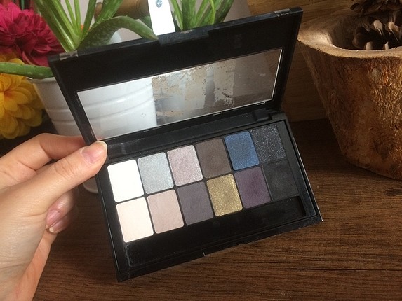 Maybelline far